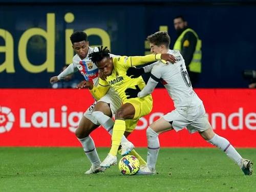 อันเดอร์เลชท์ vs บียาร์เรอัล