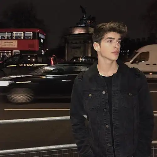 6686体育海外作者Dorian