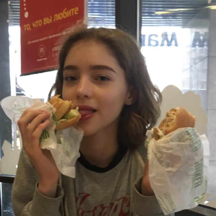 6686体育铁牌作者Mia