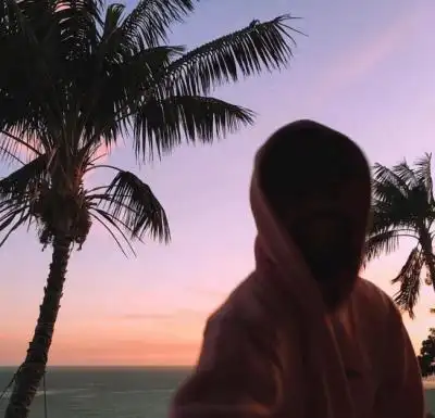 6686体育金牌作者Ernie