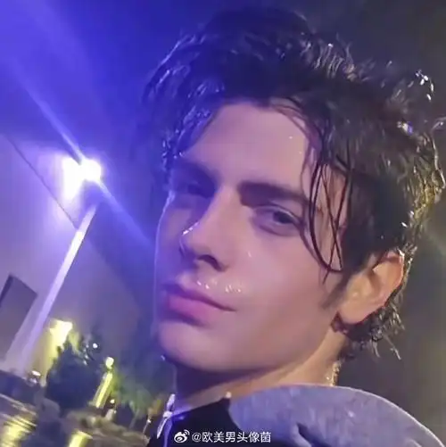 6686体育铁牌作者Benjamin